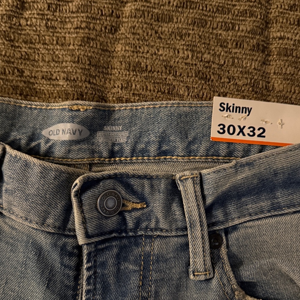 Old Navy women Slim Jeans in Light Blue - Picture 2 of 8